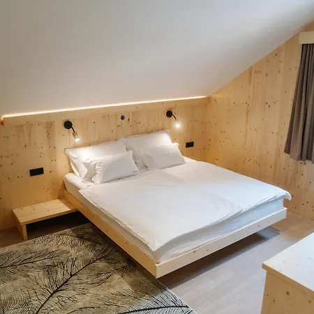 Sobe Jelen Jelenov Greben