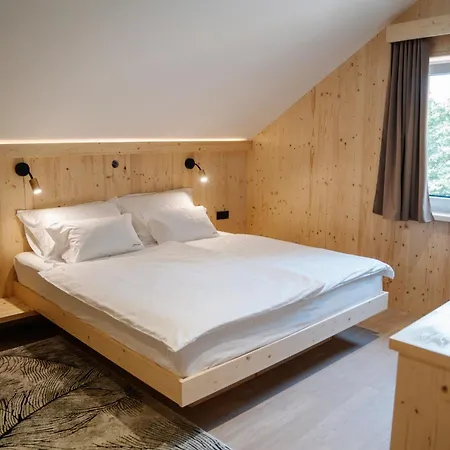 Sobe Jelen Jelenov Greben Podčetrtek