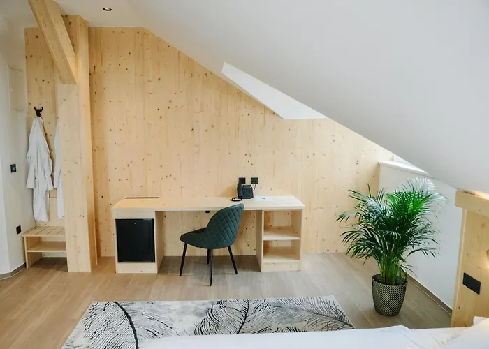 Sobe Jelen Jelenov Greben ゲストハウス ポドチェトルテク