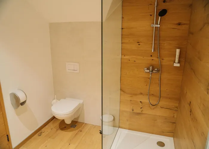 Sobe Jelen Jelenov Greben ゲストハウス ポドチェトルテク