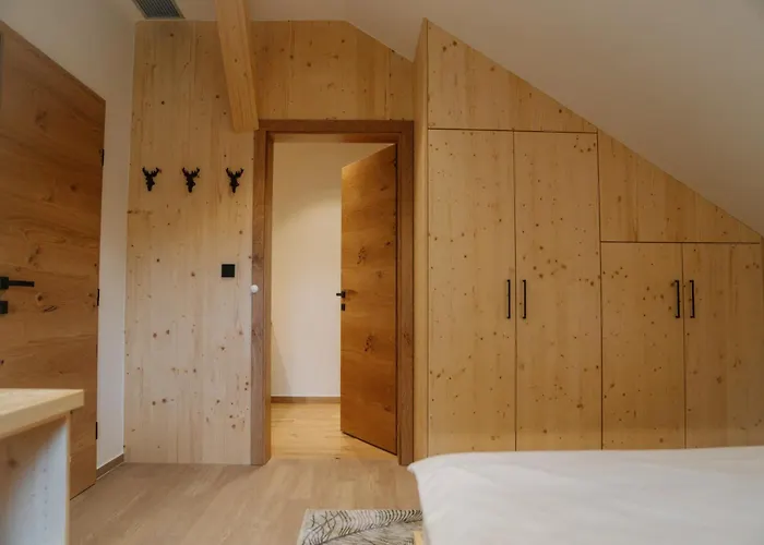 ゲストハウス Sobe Jelen Jelenov Greben 4*