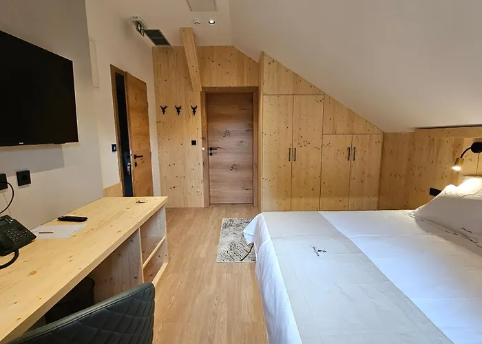 ゲストハウス Sobe Jelen Jelenov Greben 4*